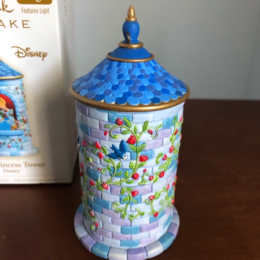Vintage Hallmark Disney Princess Tower Ornament - Picture 4 of 10